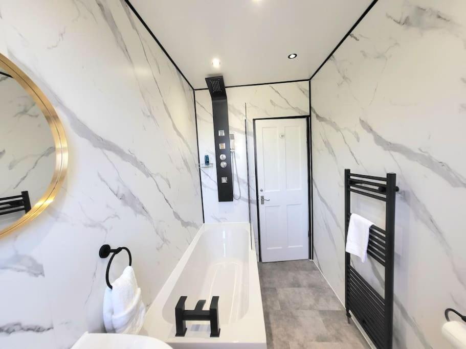 4 Bedrooms Apartment By Sensational Stay Short Lets & Serviced Accommodation Единбург Екстер'єр фото